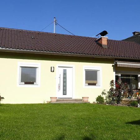 Ferienwohnung Stichauner Bodensdorf Pokoj fotografie