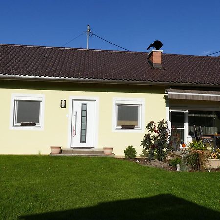 Ferienwohnung Stichauner Bodensdorf Pokoj fotografie