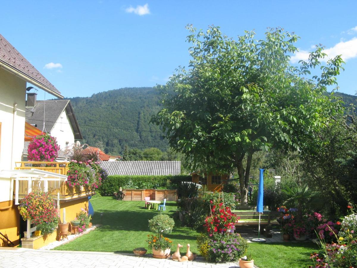Ferienwohnung Stichauner Bodensdorf Pokoj fotografie